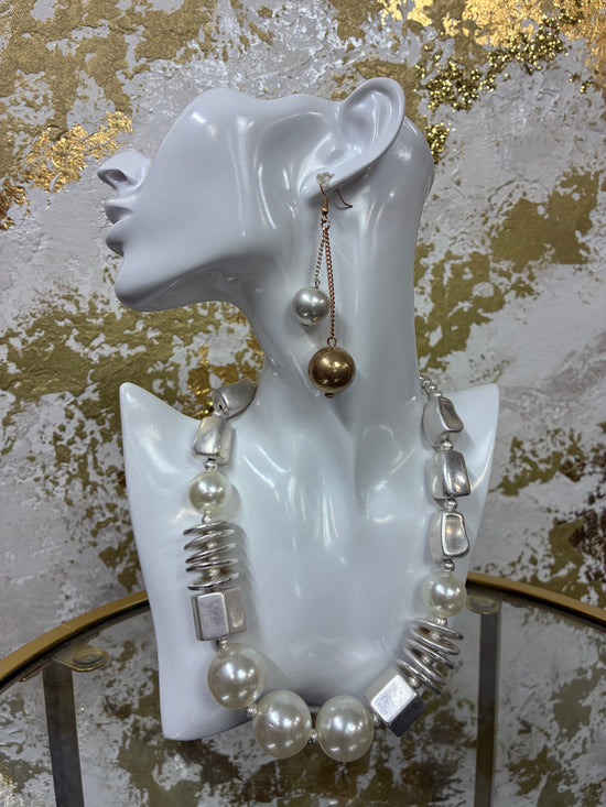 Hallie necklace