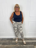 Chamo magic trousers