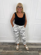 Chamo magic trousers