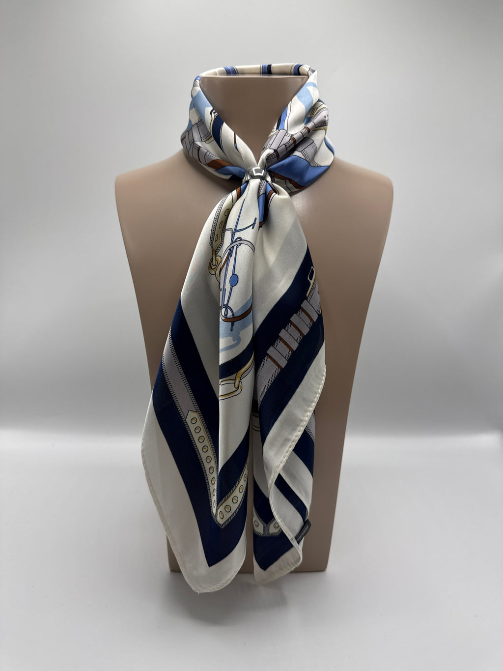 Silk neck tie
