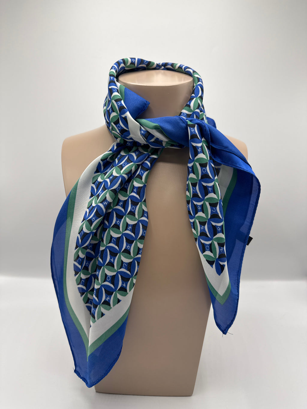 Silk neck tie