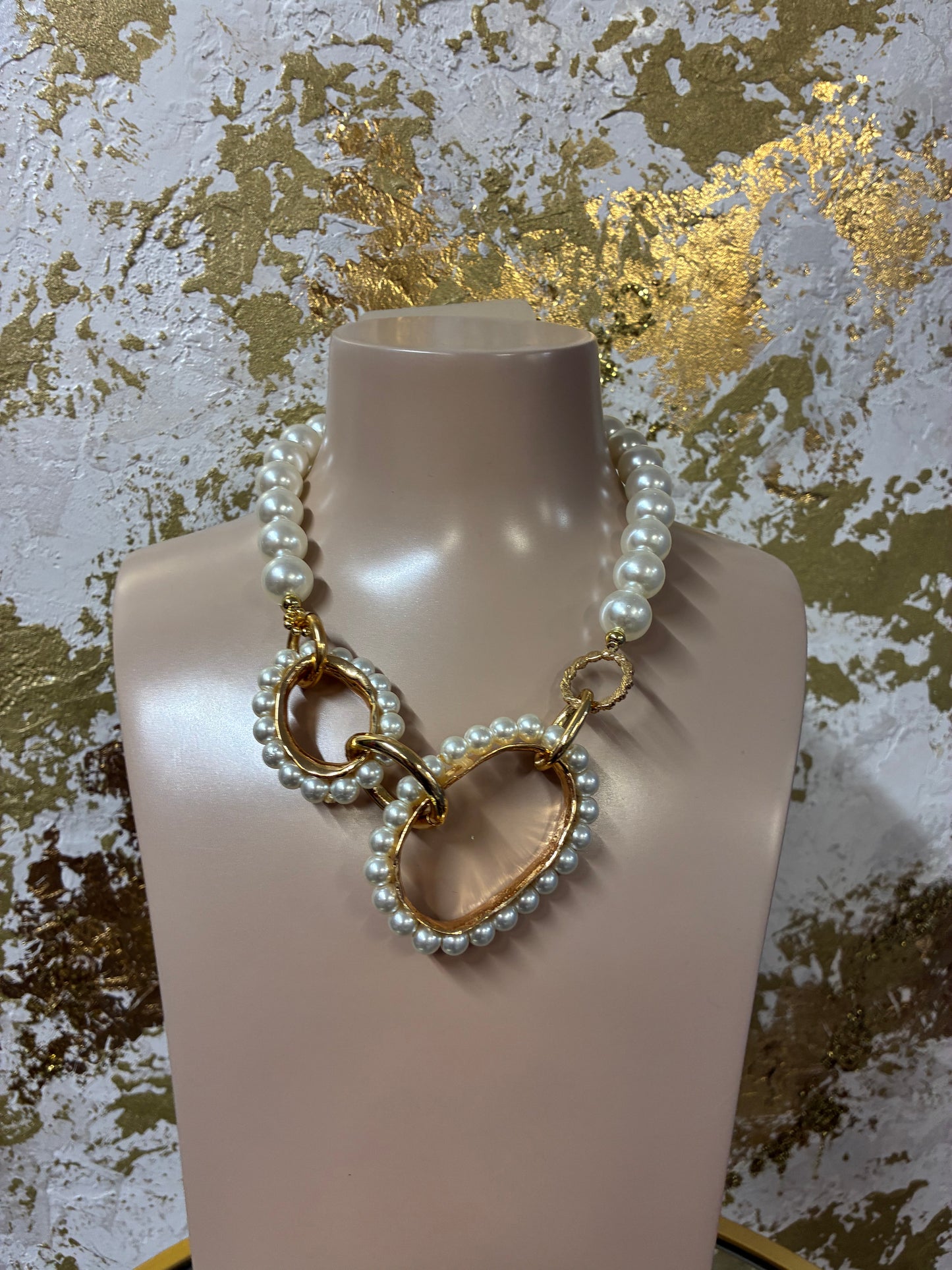 Pearly necklace