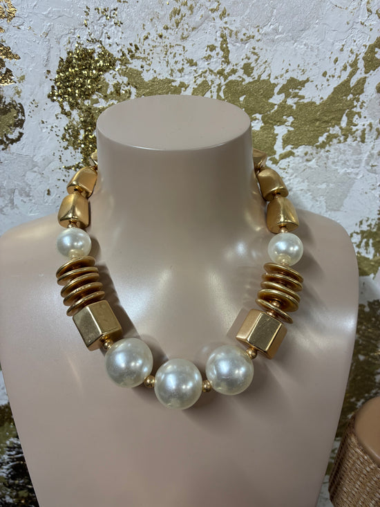 Hallie necklace