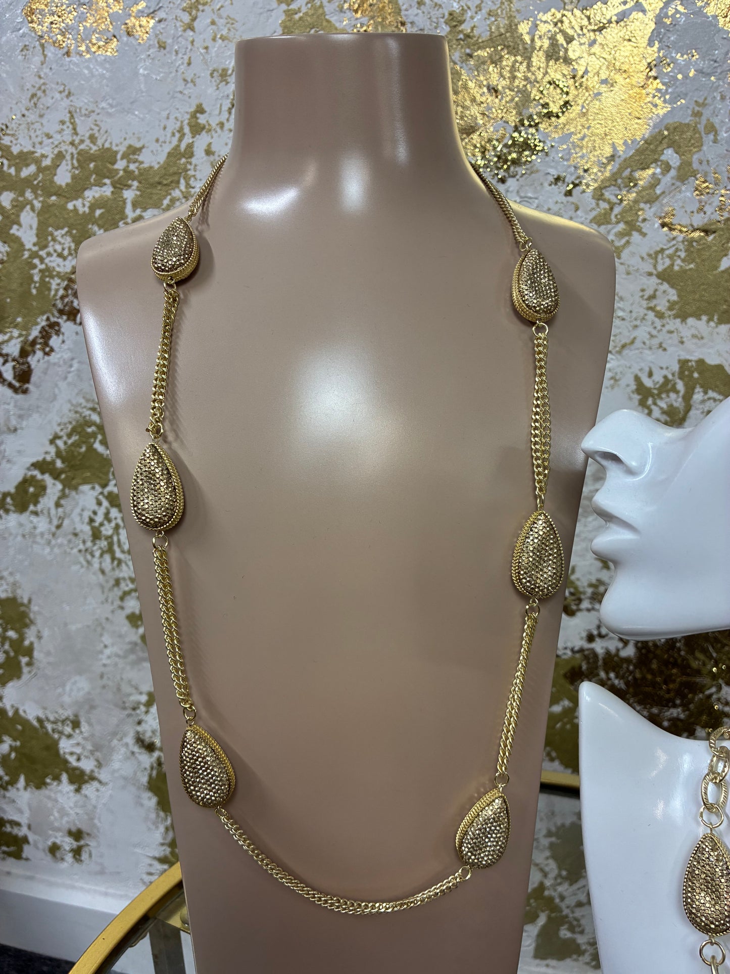 Lily necklace