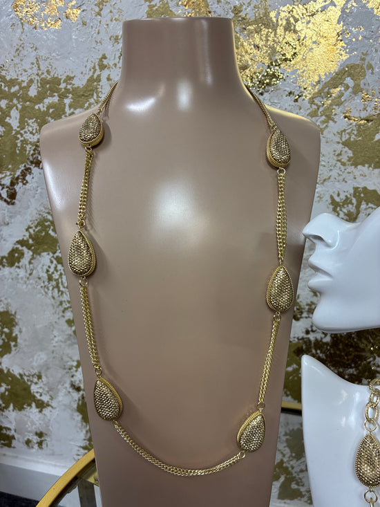Lily necklace