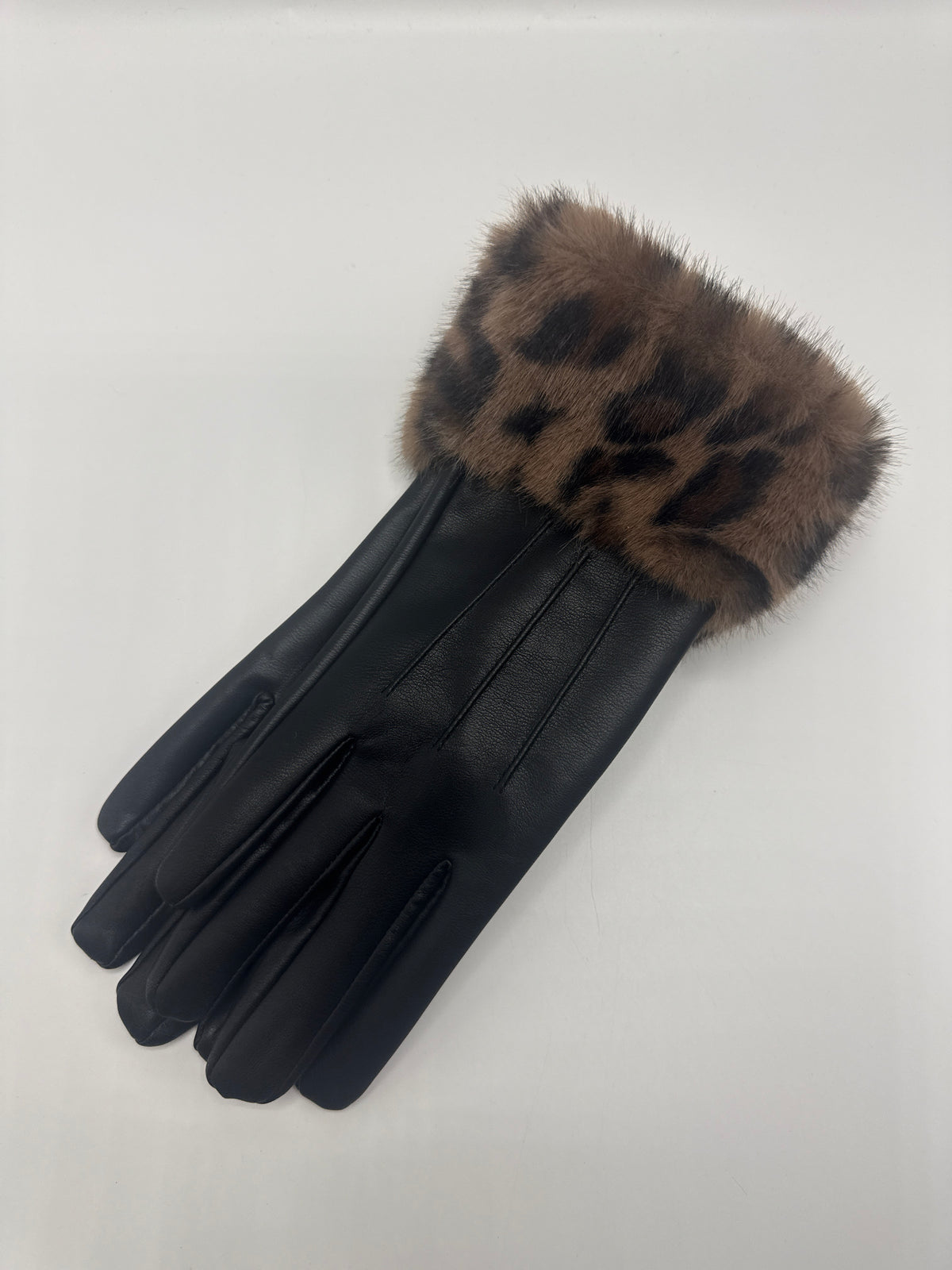Leopard gloves