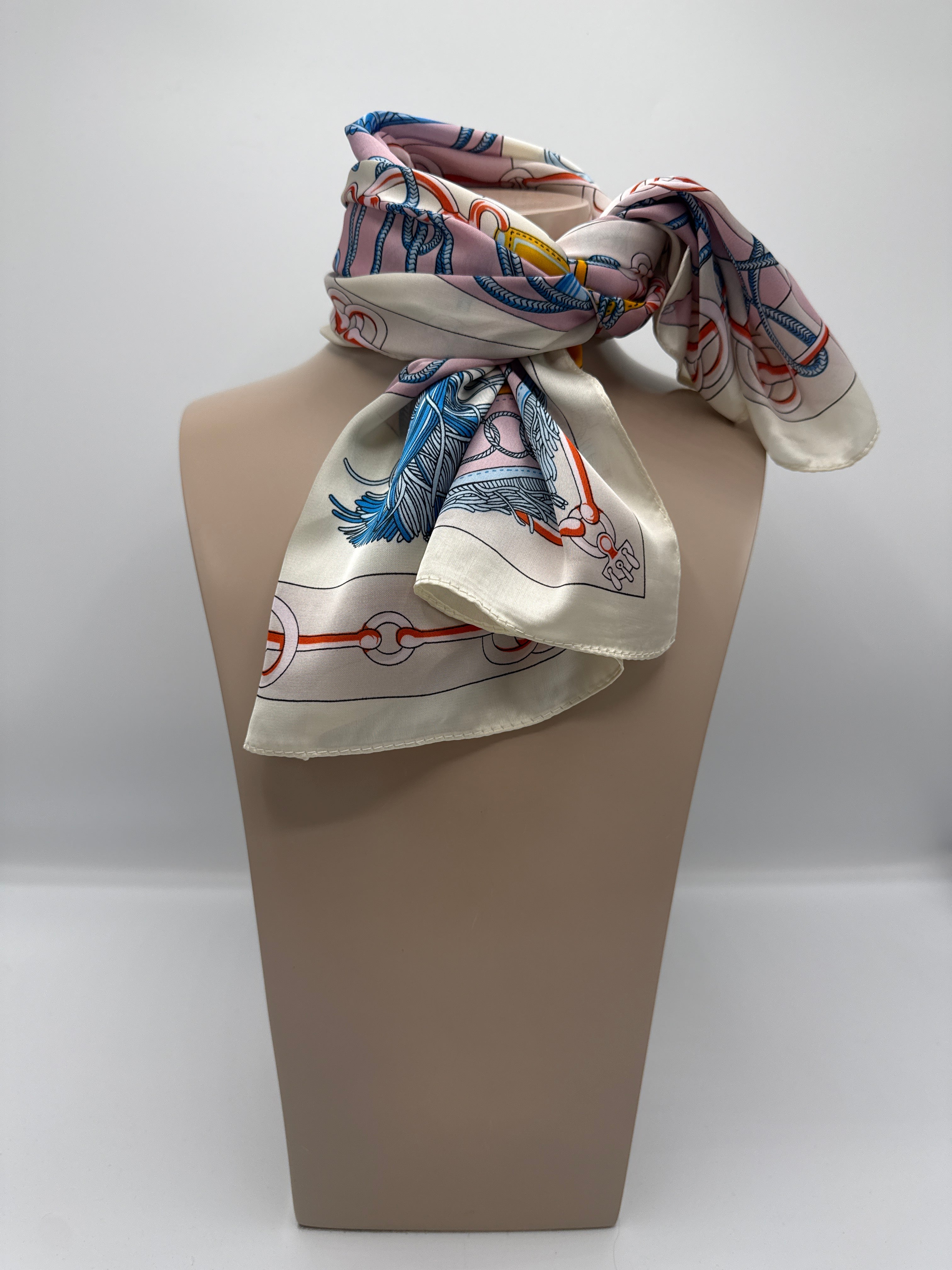 Silk neck tie