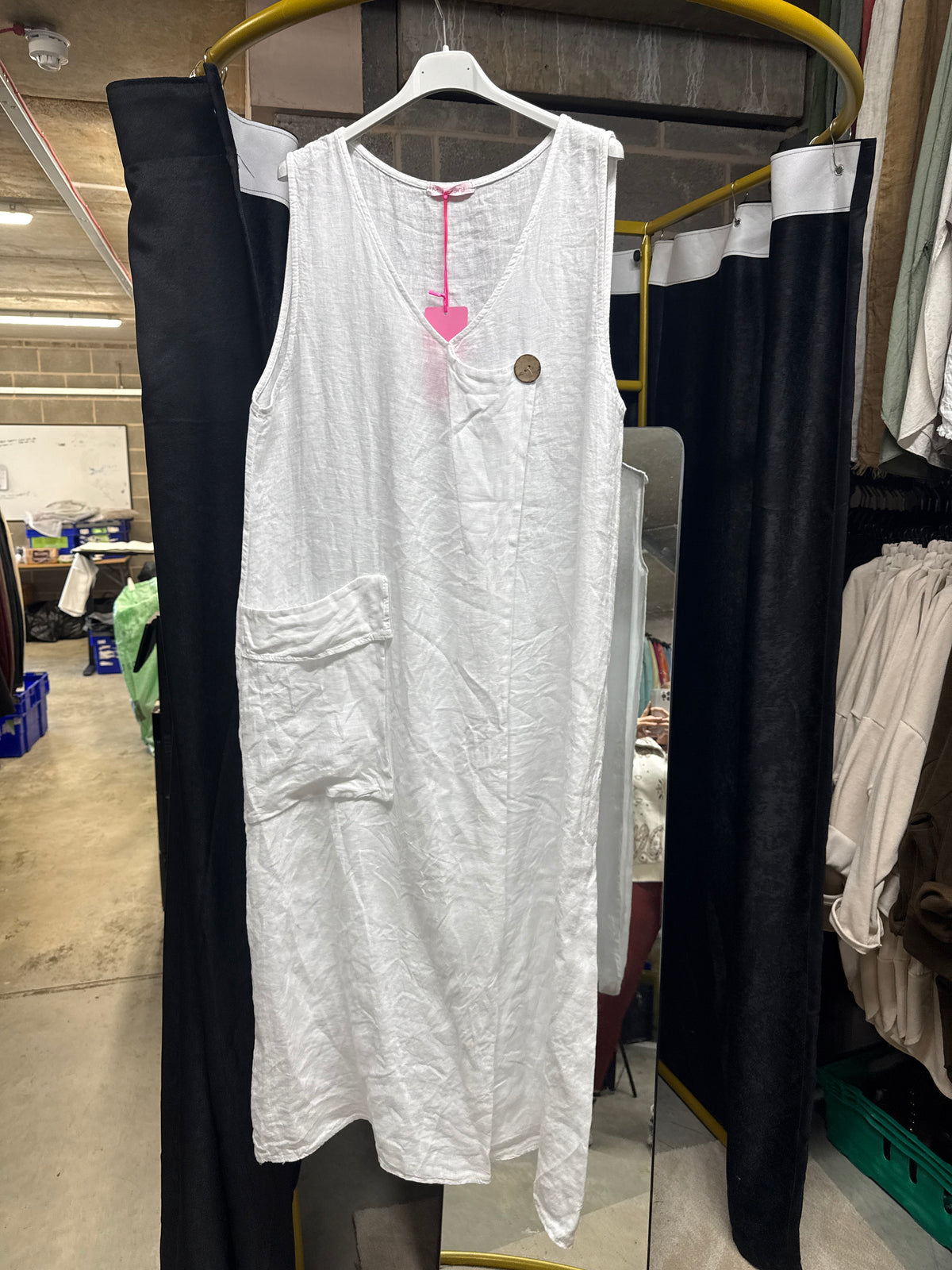1 pocket dress