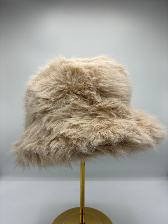 Lacey hat
