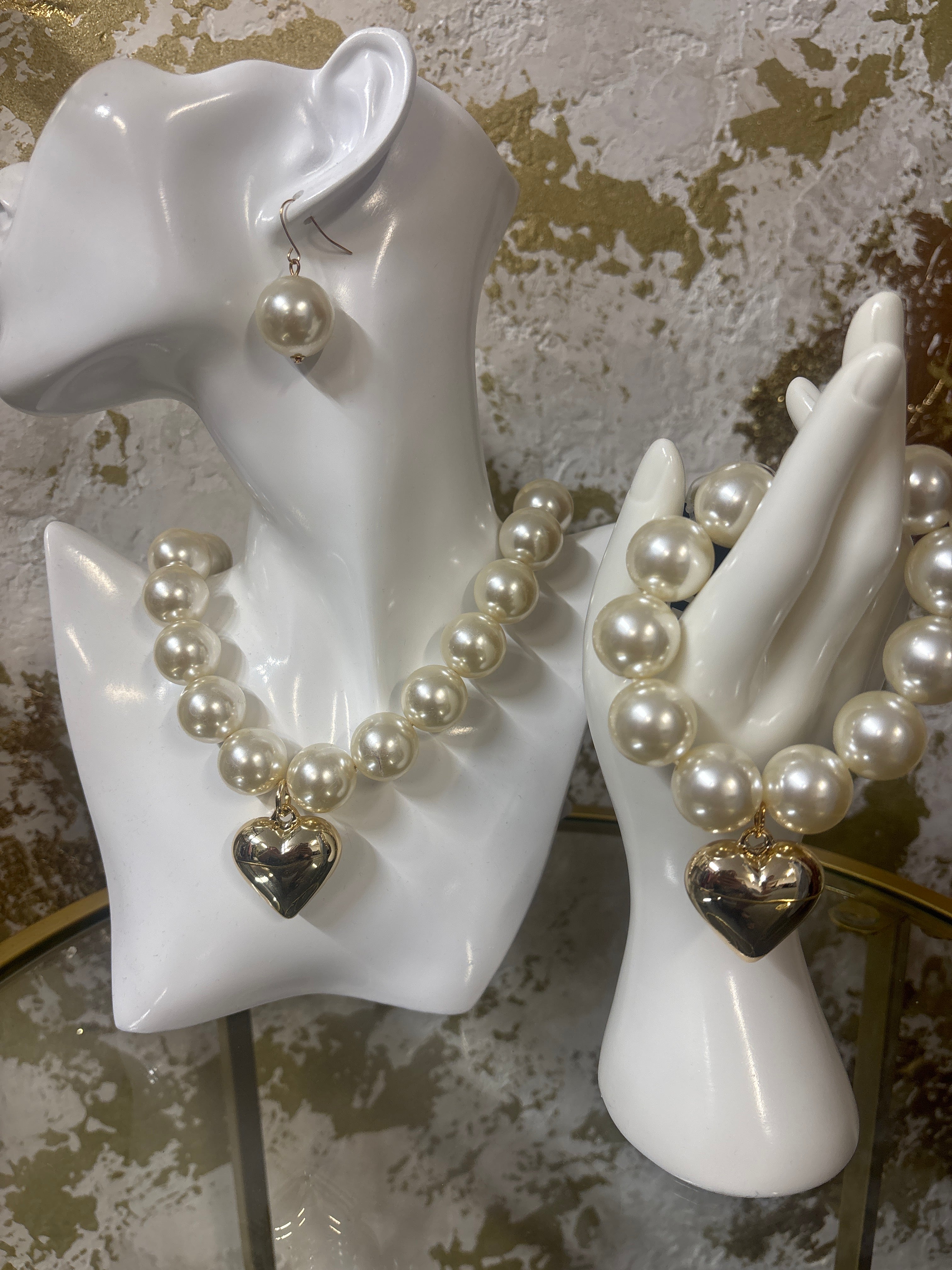 Pearly heart bracelet