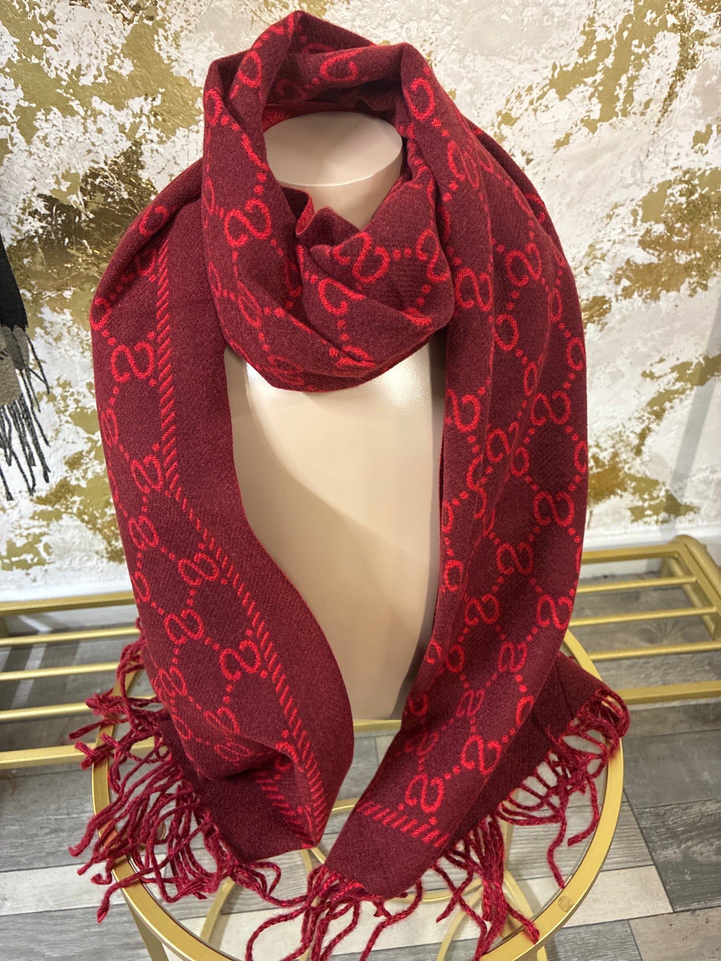 Sissy scarf