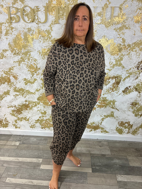 Georgie suit