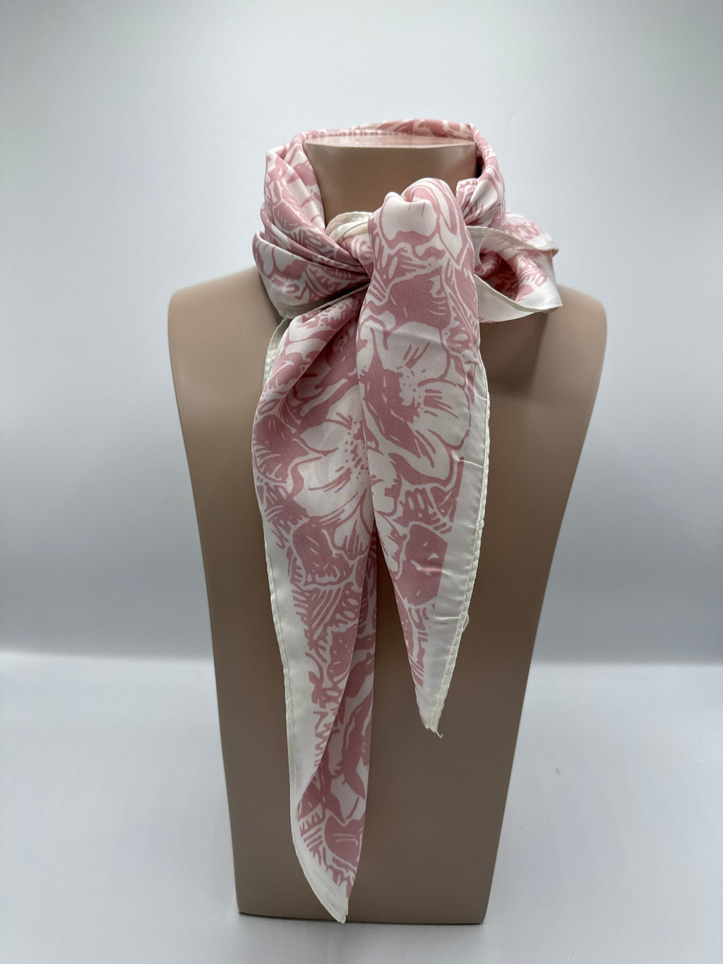 Silk neck tie