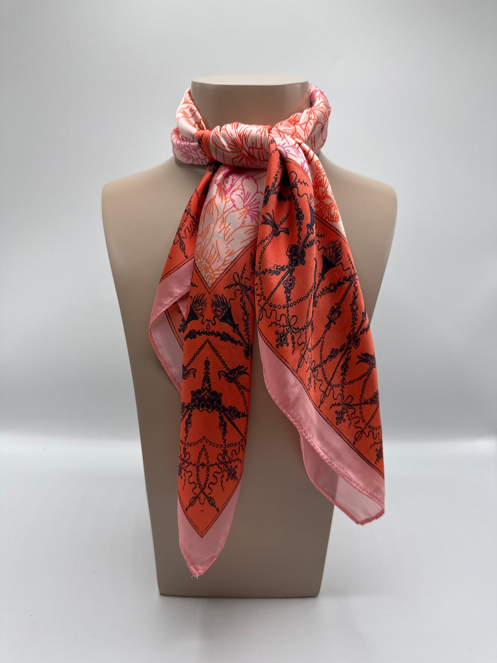 Silk neck tie
