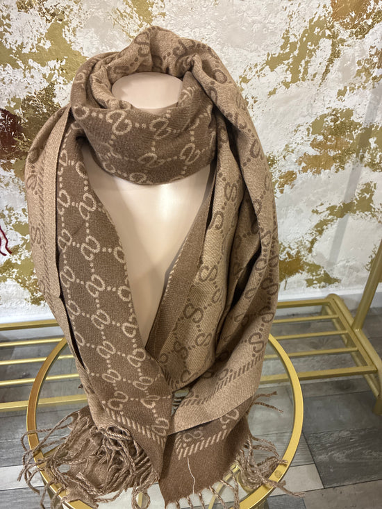 Sissy scarf