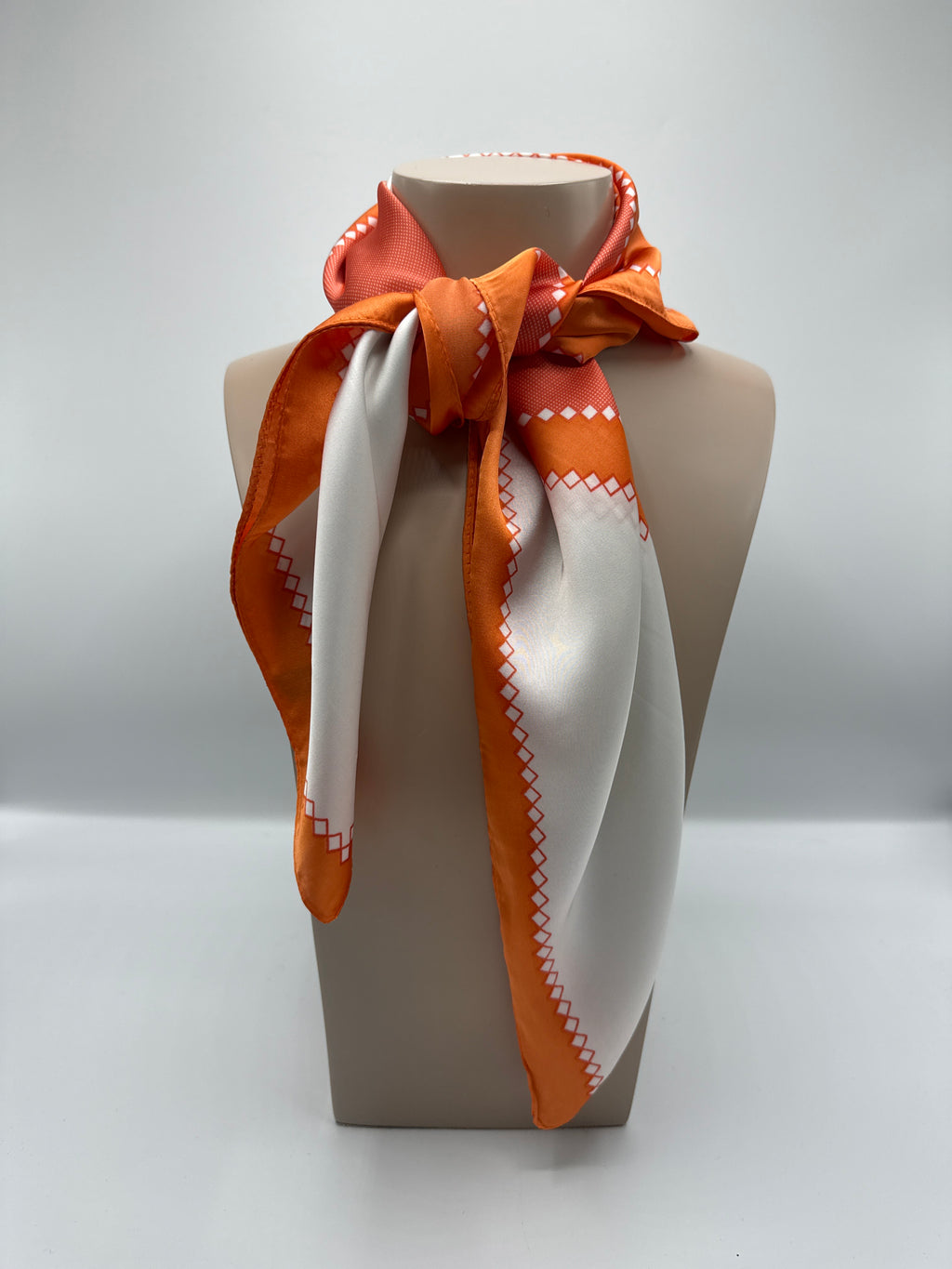 Silk neck tie