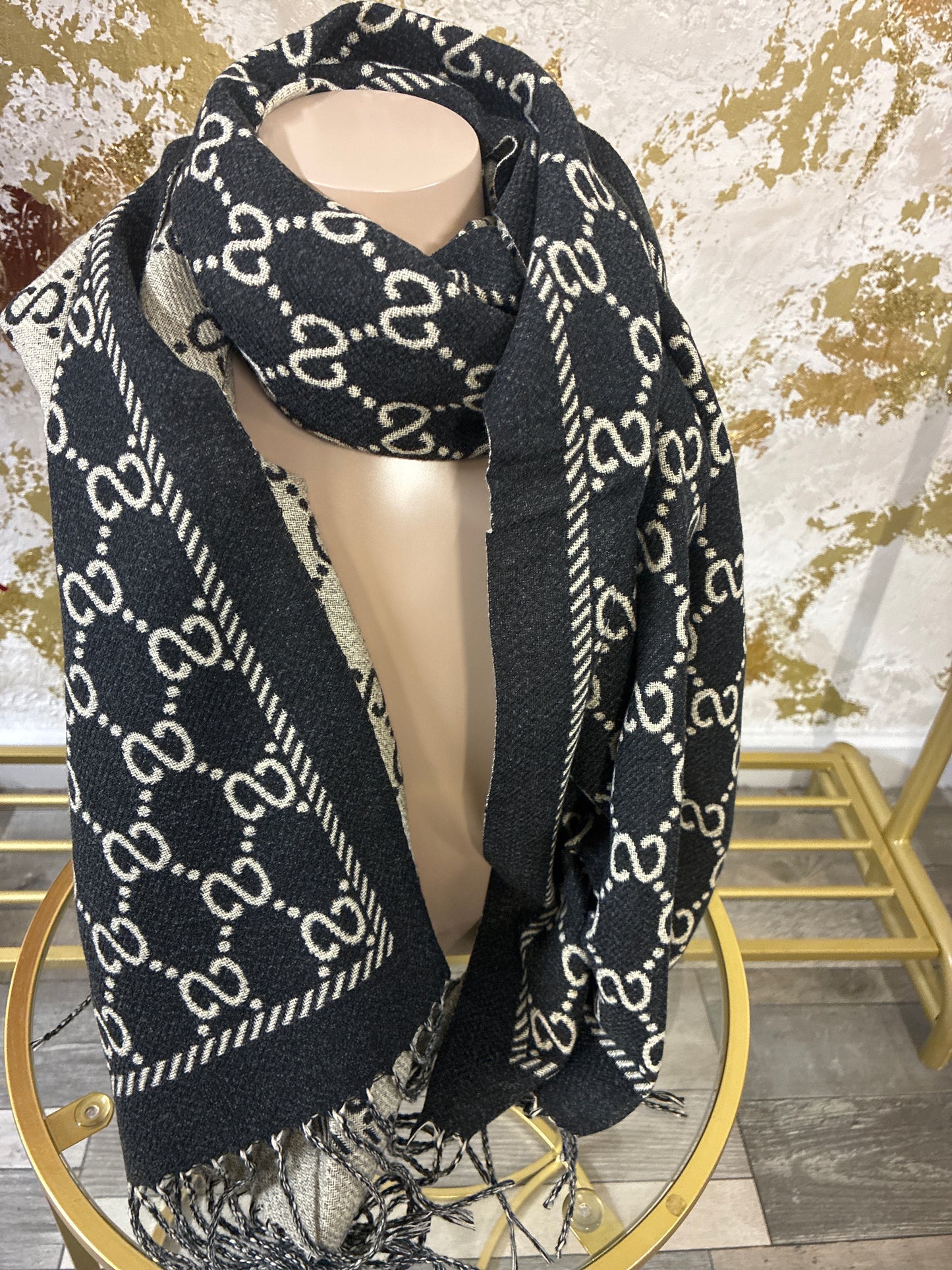 Sissy scarf