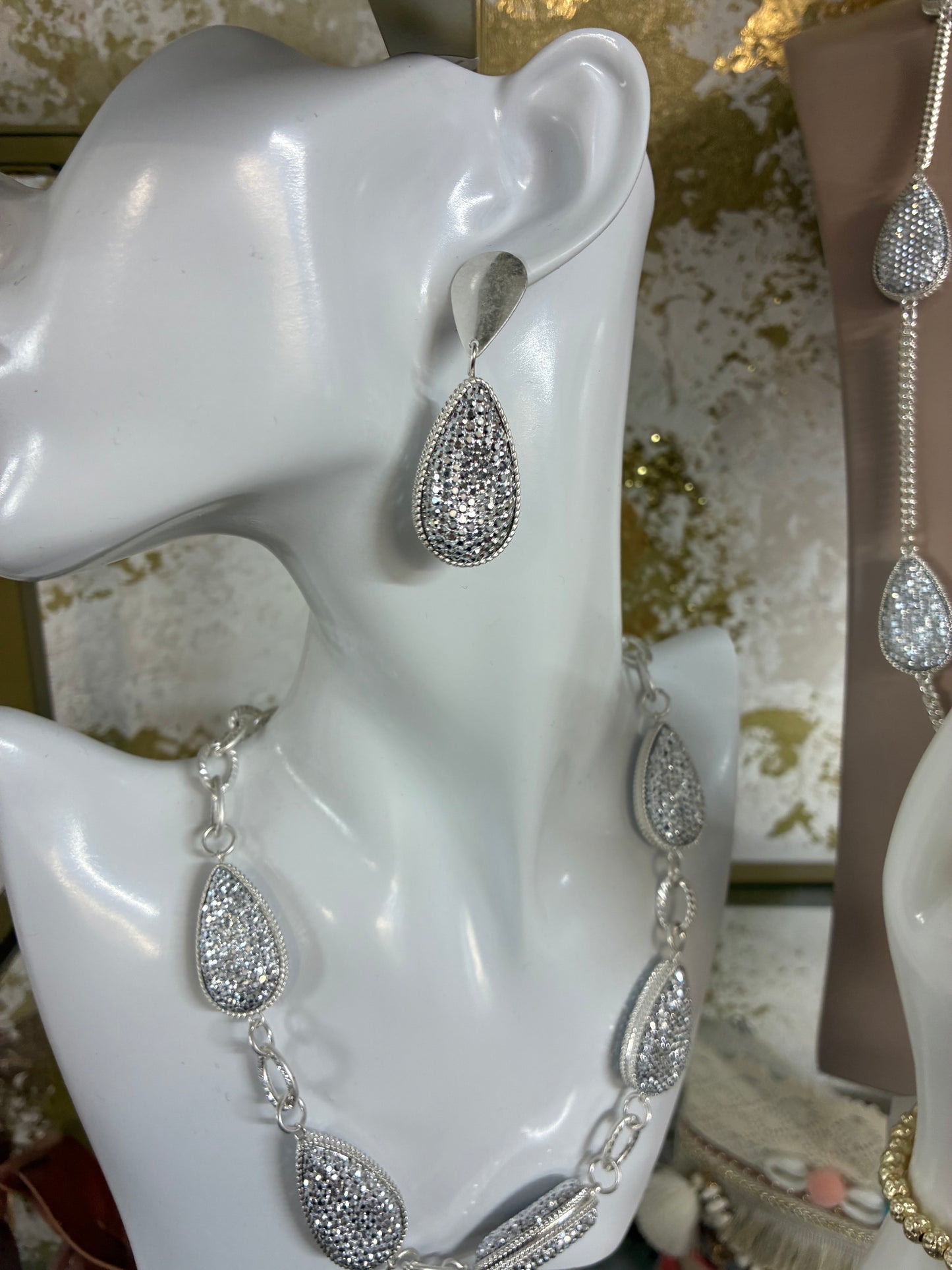 Lily earrings