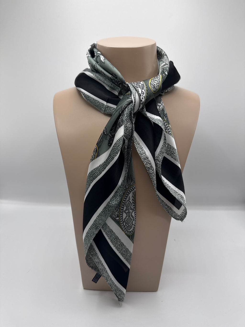 Silk neck tie