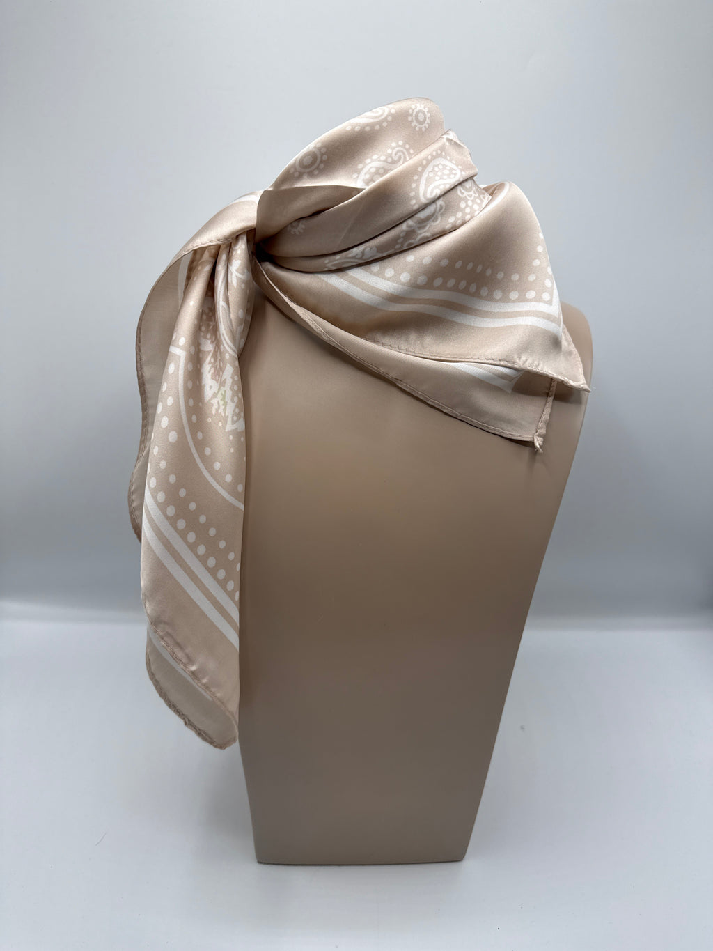 Silk neck tie